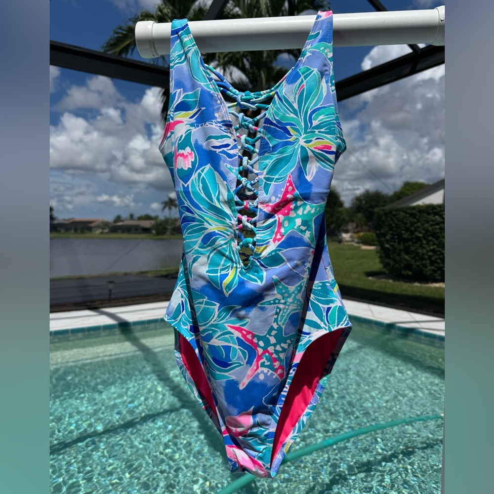 🩵🩷Lilly Pulitzer Lattice~Isle of Paradise Swimsuit - Blue and Pink Tropical🐠🦩 - Picture 3 of 12